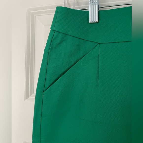 The Pencil Skirt | J. Crew | Size 6 - Picture 3 of 7